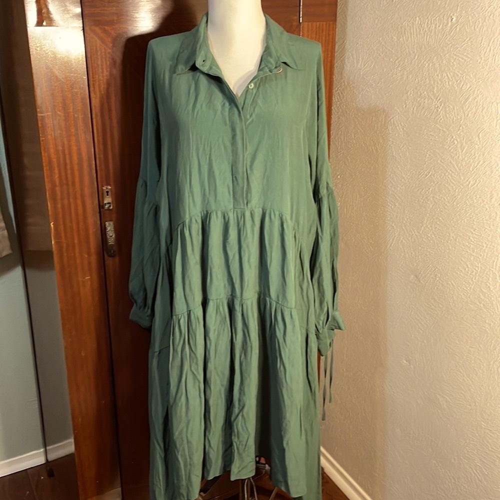 Dark green plus size ICONIC long sleeve dress